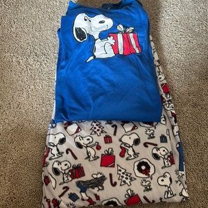 Snoopy Christmas PJs! SIZE L NEVER WORN